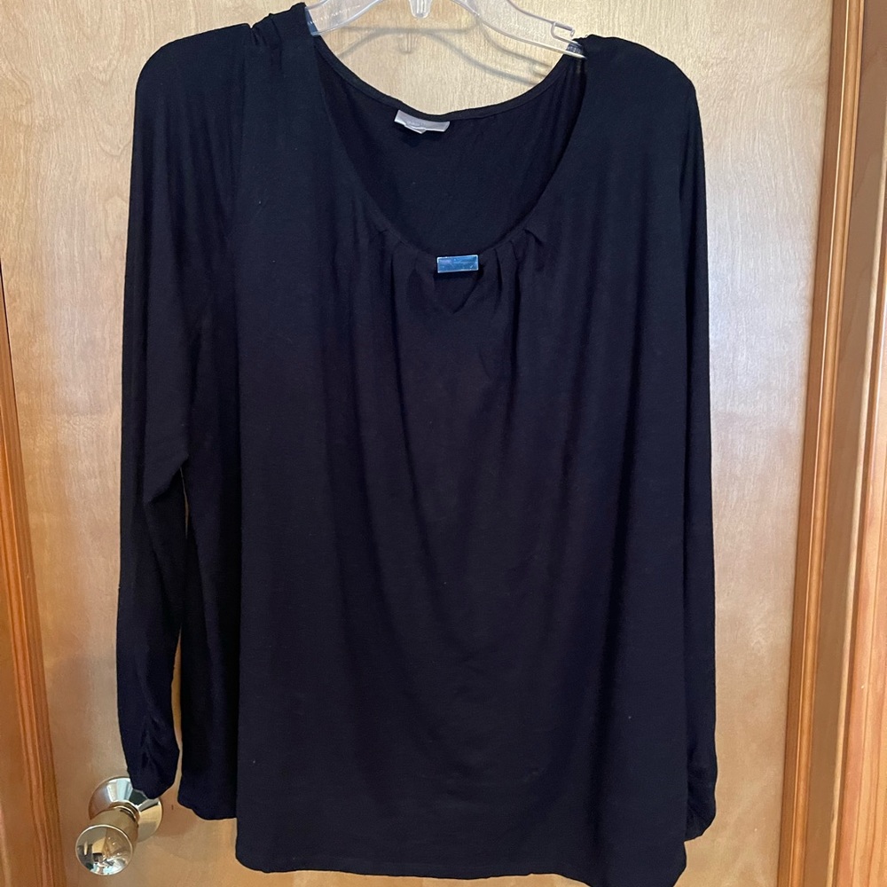 Black Avenue sweater. Size 18/20